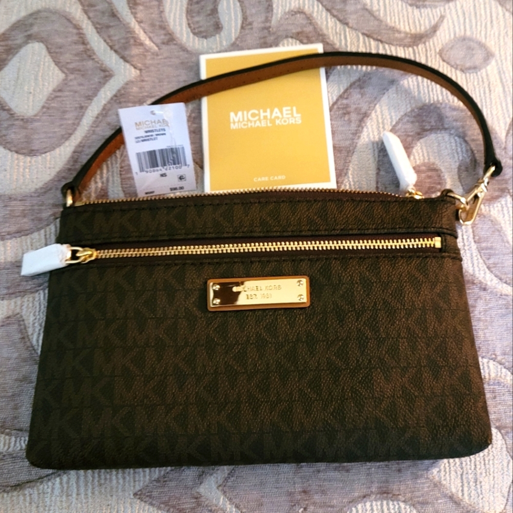 New with tags Michael Kors Wristlet